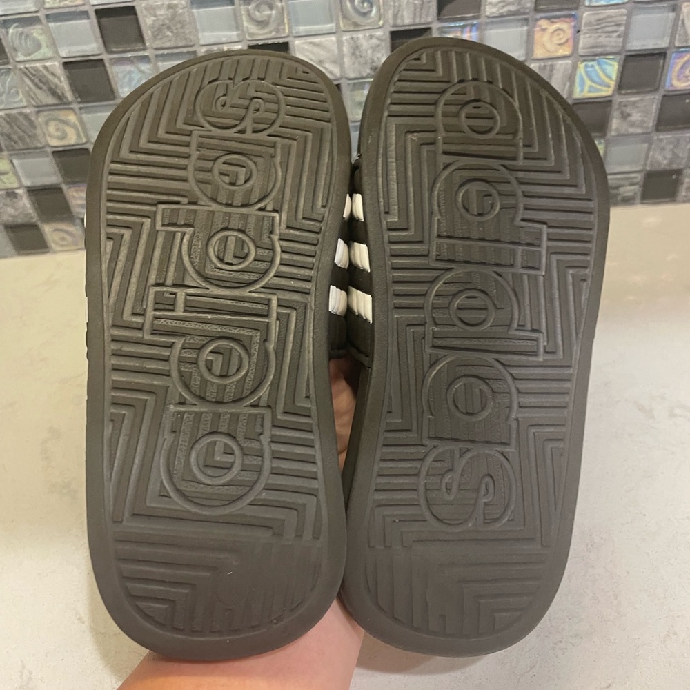 Adidas Black/White Slides - Boys Size 1 - Barely worn, Like New - Picture 2 of 4